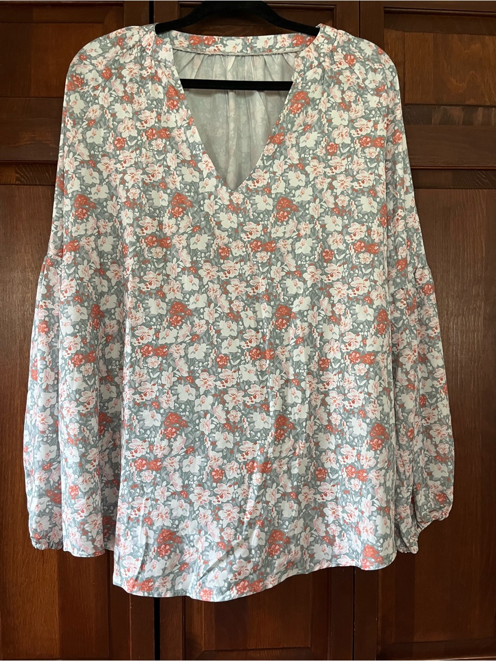 Women's Light Blue Floral V-Neck Long Sleeve Blouse